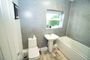 3 Bed Semi - Refurbished High Standard - Off Street Parking - Large Garden - Dog Friendly - Fast Wifi - Image 3