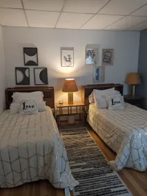 The Sycamore Nest - New Pet Friendly Retreat. 1 Mile to Lake Michigan! - Image 4