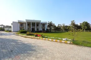 Farmhouse for Parties and Events - Lush Green Lawns - Image 3