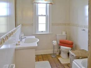 5 bedroom accommodation in Stratton, Bude - Image 3