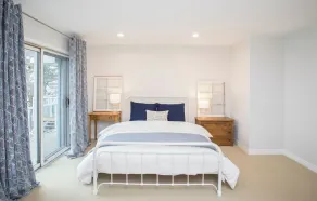The Montauk | West Lake | 6 Bedrooms | Waterfront - Image 2