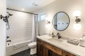 Midtown gem I Park view I Full kitchen - Image 4