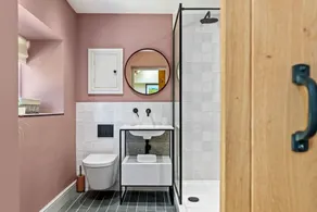 Teacher's Cottage - Image 3