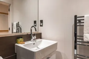 Barbican Serviced Apartments by LovelyStay - Image 3