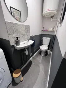 Le Rabelais, duplex typique à Chinon, à 500m du château, calme parking gratuit - Image 3