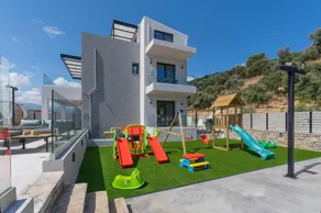 Luxurious Villa Mare - With 150m Pool - Image 2