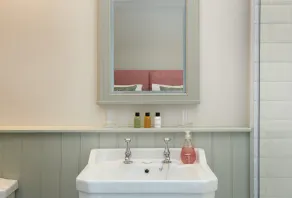 The Groom's Flat - Image 2