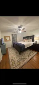 Pet friendly house with covered parking - Image 3