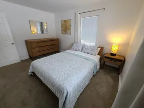 Three bedroom apartment in very convenient location! - Image 3