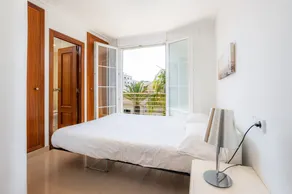 Minimal Apartment Ref 9000 with Sea View, Balcony, Wi-Fi and Air Conditioning - Image 5