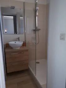 T2 klimatisierter Meerblick, WIFI, Schwimmbad und Parkplatz - Image 2