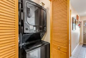 Dog-friendly home with a great deck, ocean view & firepit on beachfront lawn - Image 2