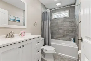 Spectacular 3 BR Condo One Block to the Beach - Image 3