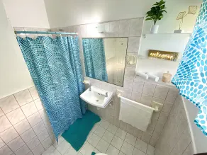 Cozy condo - stone throw away from the beach ! - Image 2