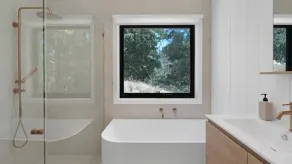 Hil & Jack='s Riverfront Cabin, Merrijig Mt Buller - Image 4