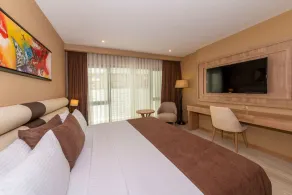STANDARD ROOM AT 38 HOTEL - Image 2