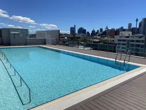 Spacious 1 bedroom apartment with internal parking, pool and gym - Image 5
