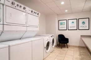 1 Bedroom Suite | FREE Breakfast + Laptop-friendly - Image 5