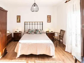 Rustic house with fireplace and wifi - Image 4