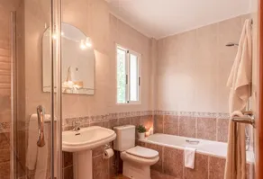 Traditionel spansk villa med privat opvarmet pool og en fantastisk udsigt - Image 4