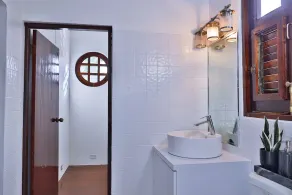 Unique Beach Villa in the City - Image 5