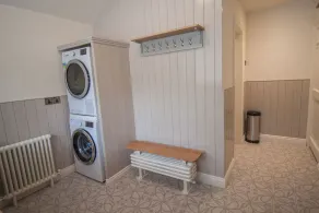 The Grange | sleeps 12 - All Ensuite, Swim Spa, Games Room, Dog Friendly - 5* Gold Award - Image 3