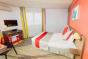 Studio Lumineux et Abordable avec Balcon + Parking - Image 3