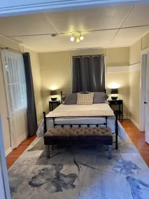 Mary's Place is a historic cottage with private garden in the center of town. - Image 3