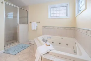 Saltwater Haven - Walkable Shore Stay - Image 3