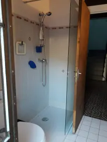 Grande Maison en Pierre de 8 Chambres au Coeur du Village de Bastelica - Image 3