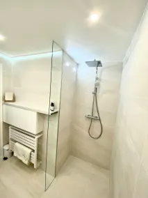 Luxury Apartment - 3 rooms with sea view, swimming pool and tennis court - Image 5