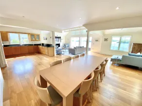 Large 4 Bedroom Lakeside Holiday lodge in the Cotswold. Sleeps 8-10 - Image 5