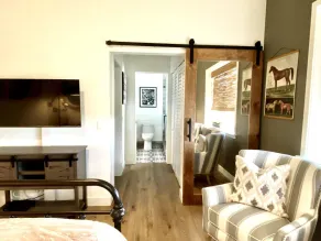 Luxury Horse Barndominium Country Getaway - Image 5