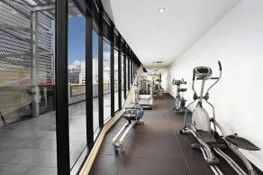 Chic Apartment by Southern Cross FREE Parking - Image 2
