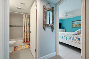 Beautiful bright, updated 2 bedroom, 2 bath oceanfront condo spectacular views! - Image 5