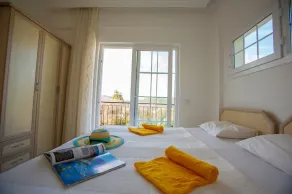 6 Bedrooms Villa, private heated outdoor pool. Pool table, table tennis. WiFi - Image 5