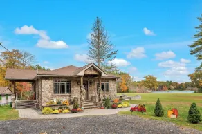 Lake Garden Cottage 22 Acres Boats Hot Tub - Image 4