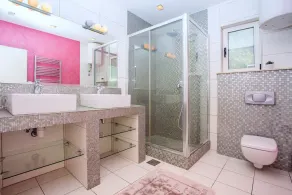 Villa Paula with 7 bedrooms, heated 36sqm private pool, Jacuzzi, Gym and sea views - Image 3