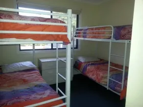 NARRAWALLEE HOLIDAY HOUSE - Image 5