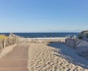 4 minute walk to the beach and boardwalk - Image 2
