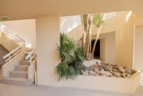 Riviera Beach Hotel - Image 2