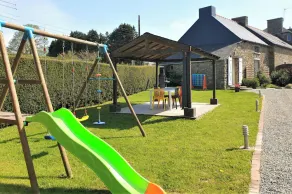 2 Bed Cottage Sleeps 5 with Pool and Pet Friendly - Image 2