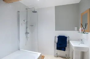 Tilbury View -  a holiday cottage that sleeps 2 guests  in 1 bedroom - Image 4