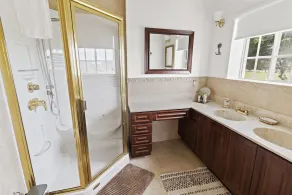 Large Family Retreat • Pool • Game Room • Gym • Near Beaches • Shopping! - Image 4