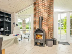 Atractiva casa vacacional totalmente equipada con terraza, jardín y sauna - Image 2