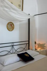2 Bedroom Elegant Villa at Imerovigli  With Amazing sea views and hot tub - Image 3