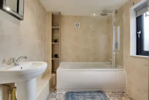 Location insolite conviviale et familiale avec jardin | Vue lac | Avec animaux admis - Image 4