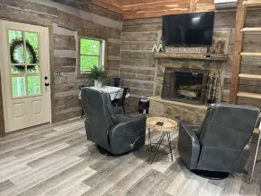 Cozy Love Shack: Rustic Log Cabin, Outdoor Living Room/Treehouse, & Fireplaces - Image 2