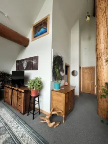 Real Alaskan Log Home - Image 2