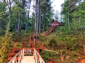 Secluded LAKEFRONT Chalet: 2.8acres, Dock, Kayaks and Canoe, Pet Friendly, Wifi - Image 3